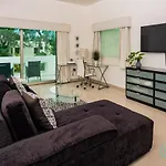 Modern Villa With Private Pool In Cancun