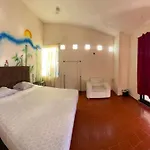 Casa Bugambilias