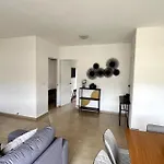 New Apartment With 3 Bedrooms, For 6 Persons & 7 Min From Maya Train