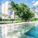 Modern, Downtown Apartment, 2Br, 2Bth, With Pool
