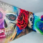 Fiesta Party Hostel - Cancun