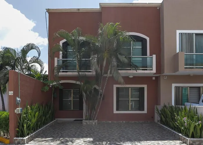 Downtown Villa For 7 Guests, Access To Pool!