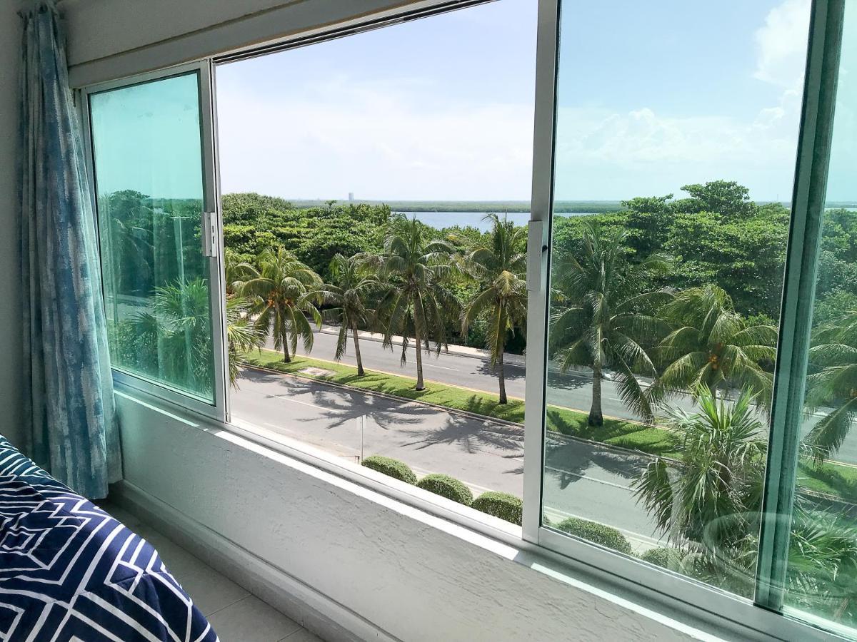 Beach Apartment With Balcony And View, Brisas Cancun Hotel Zone, 1 Bedroom Apartamento