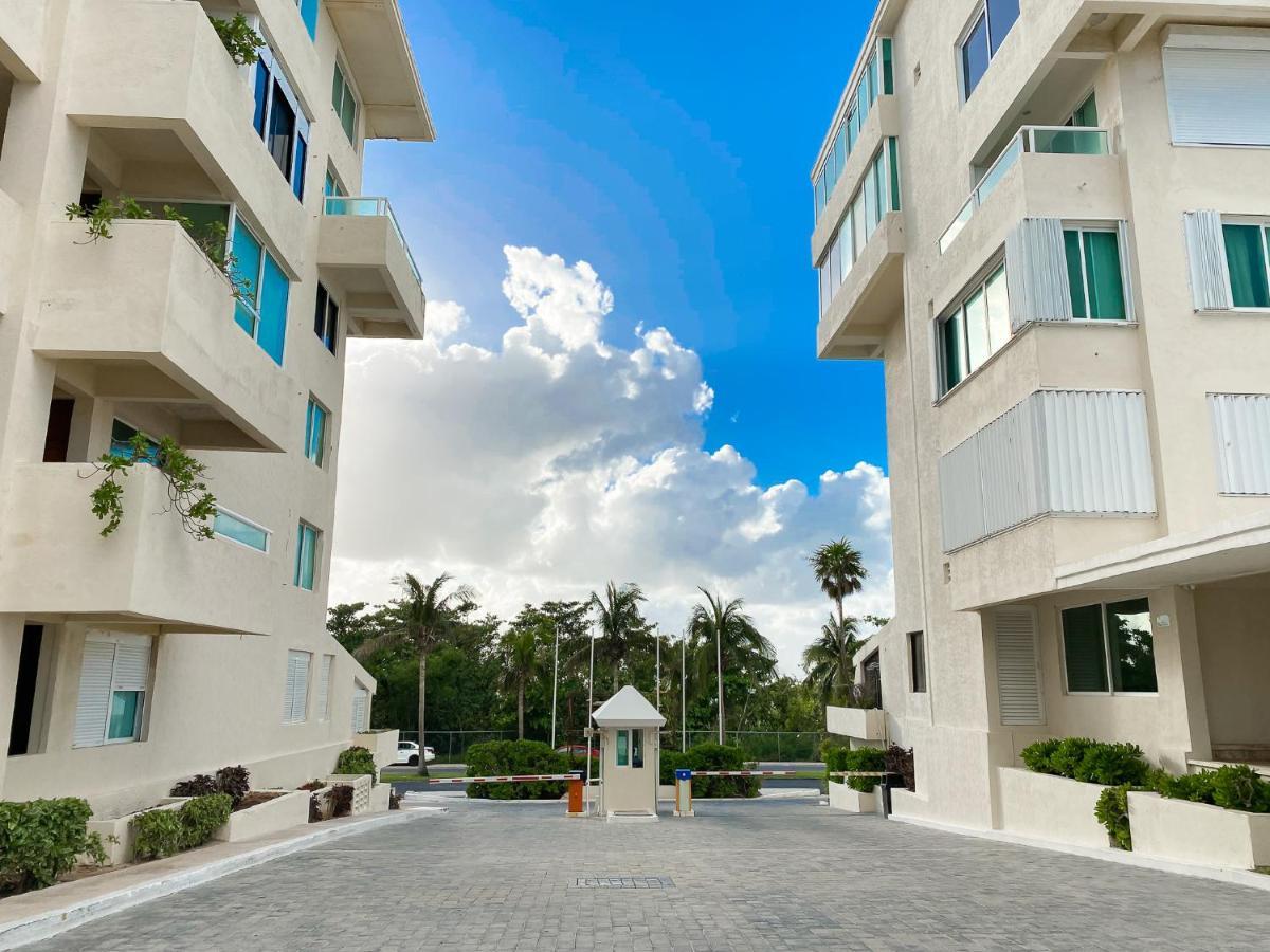 Beach Apartment With Balcony And View, Brisas Cancun Hotel Zone, 1 Bedroom Apartamento