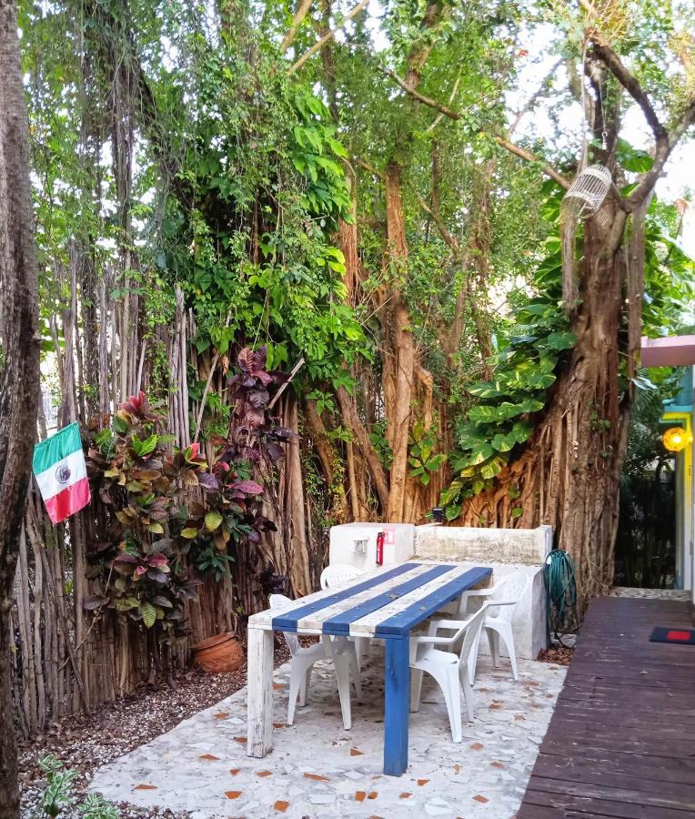 Pensión In Guest - Low Budget Small Room, With Wi-fi Private Bathroom At Downtown *