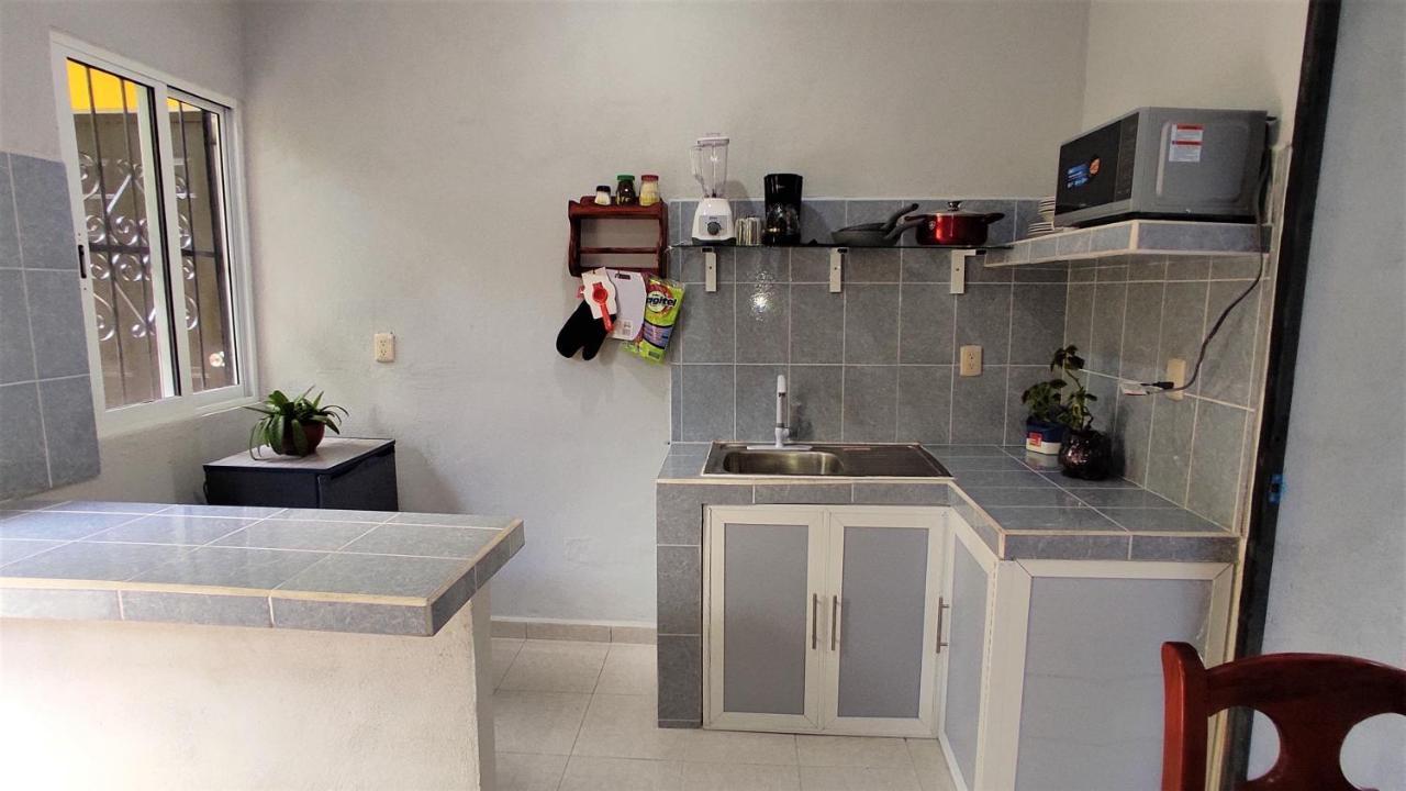 Depto En Planta Alta Con Balcón Y árboles Frutales * Cancún