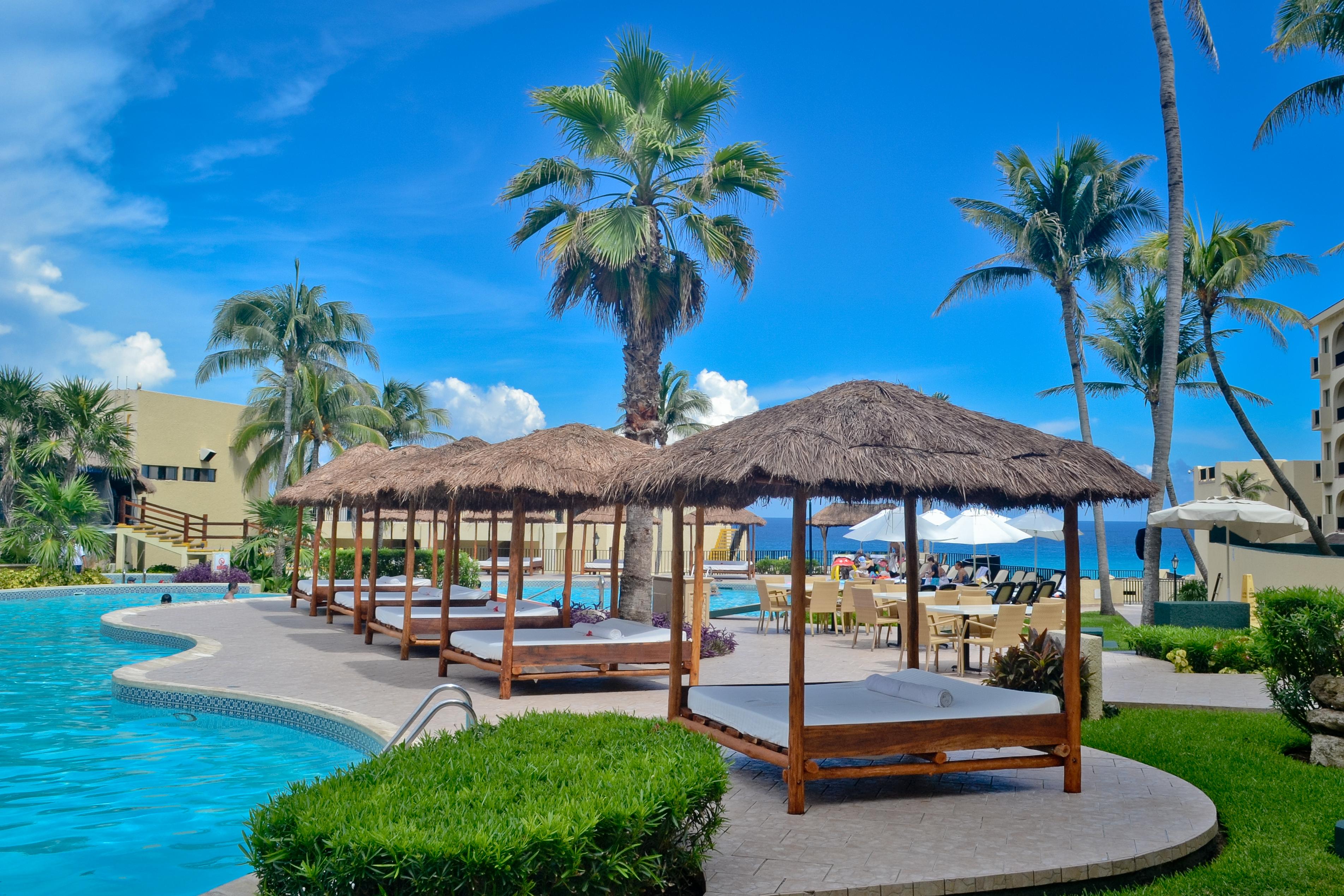 Resort Emporio 4*