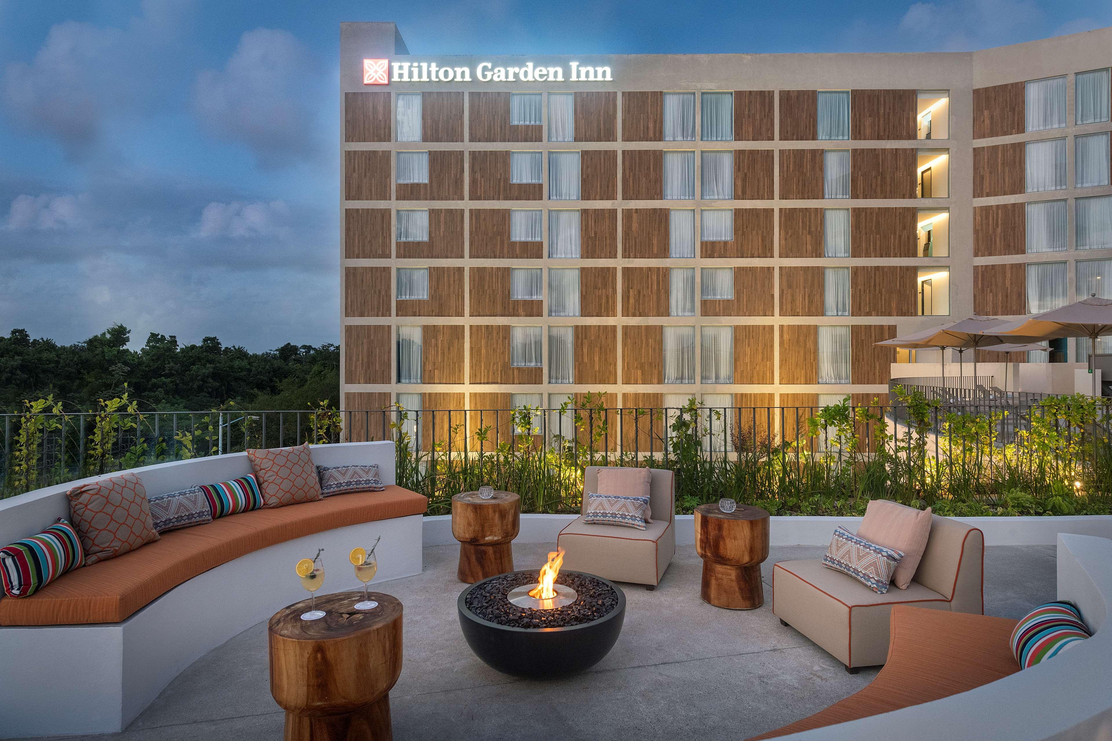 Hilton Garden Airport