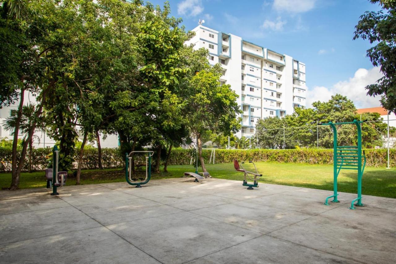 Exclusive Building 6 People 3 Cable Televisions 2 Swimming Pools Balcony, Сasa de vacaciones