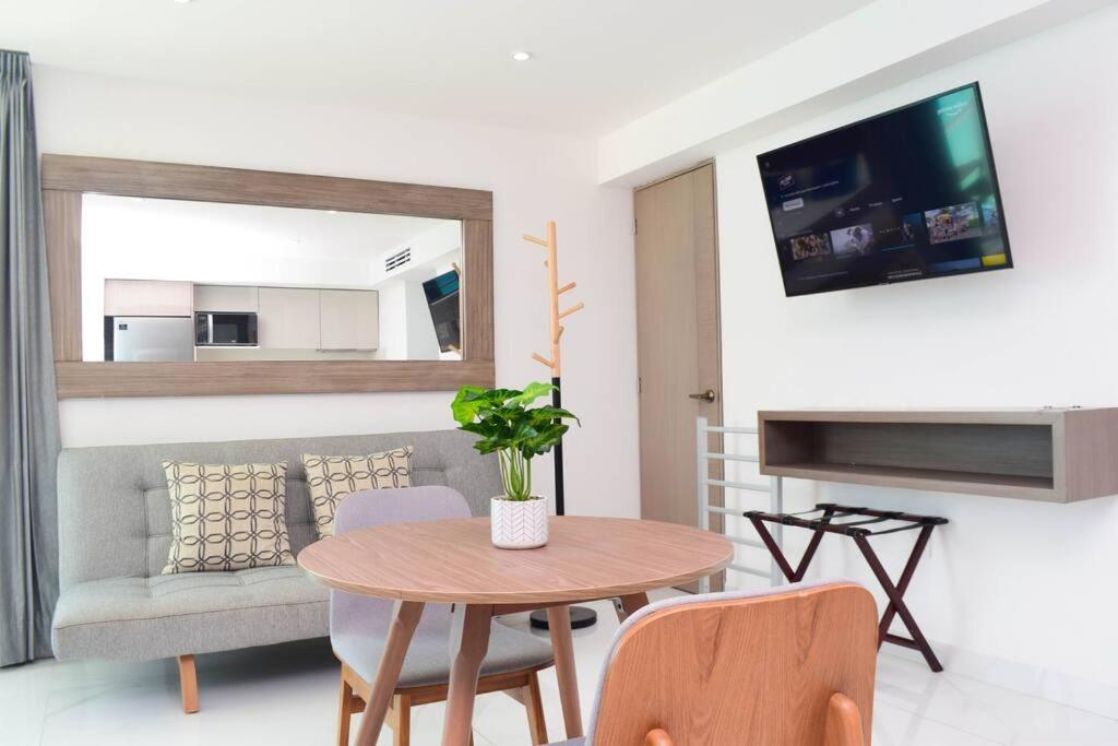 Apartamento Hermoso Estudio Frente Al Mar, Balcon, Gym 3504 *