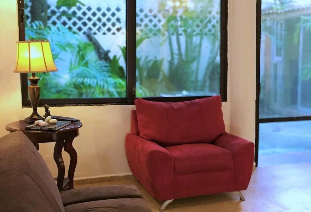 2 Min To The Beach - Casa Jardin Apartamento