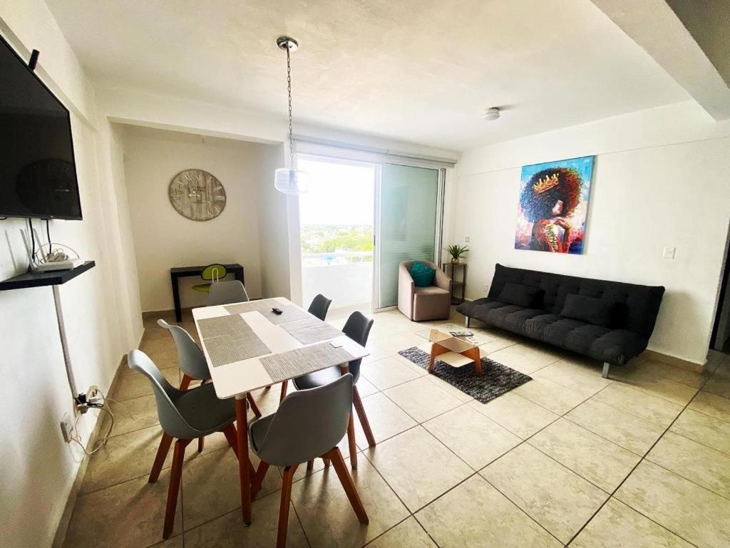 Exclusive Building 6 People 3 Cable Televisions 2 Swimming Pools Balcony, Сasa de vacaciones Cancún