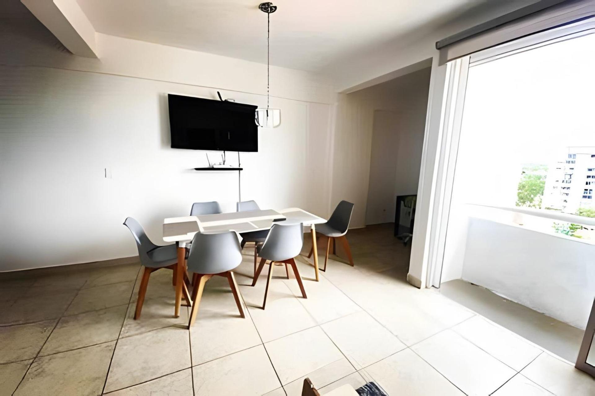 Exclusive Building 6 People 3 Cable Televisions 2 Swimming Pools Balcony, Сasa de vacaciones