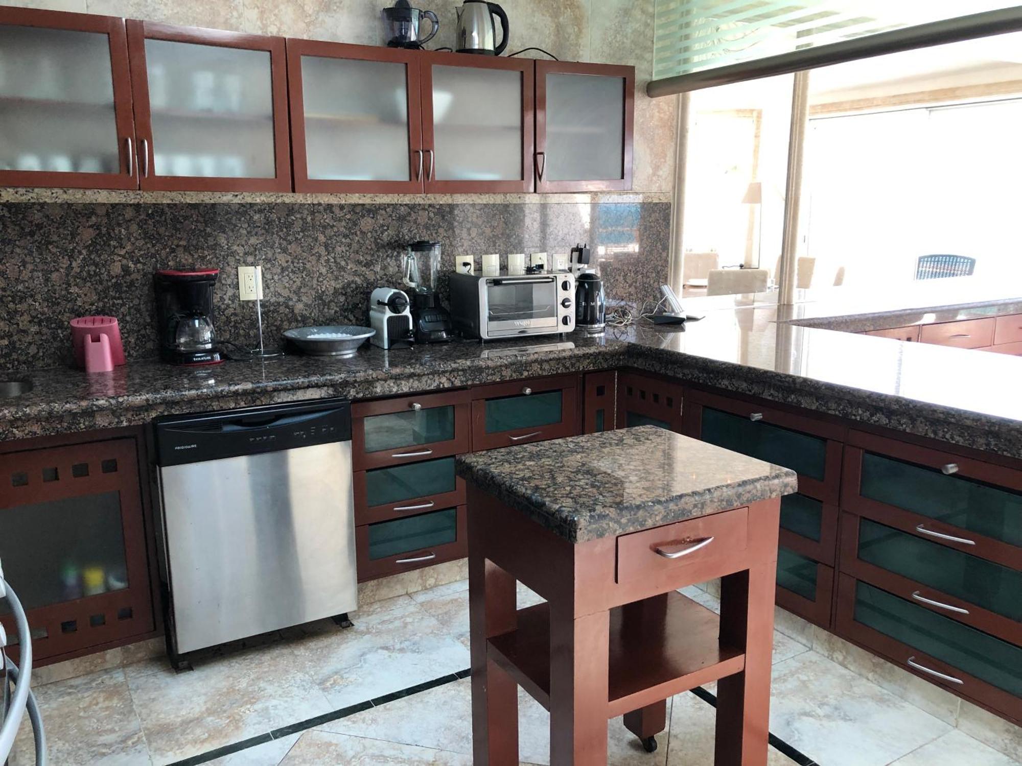 Сasa de vacaciones 4br Beachfront Beautiful House By Solmar Cancún