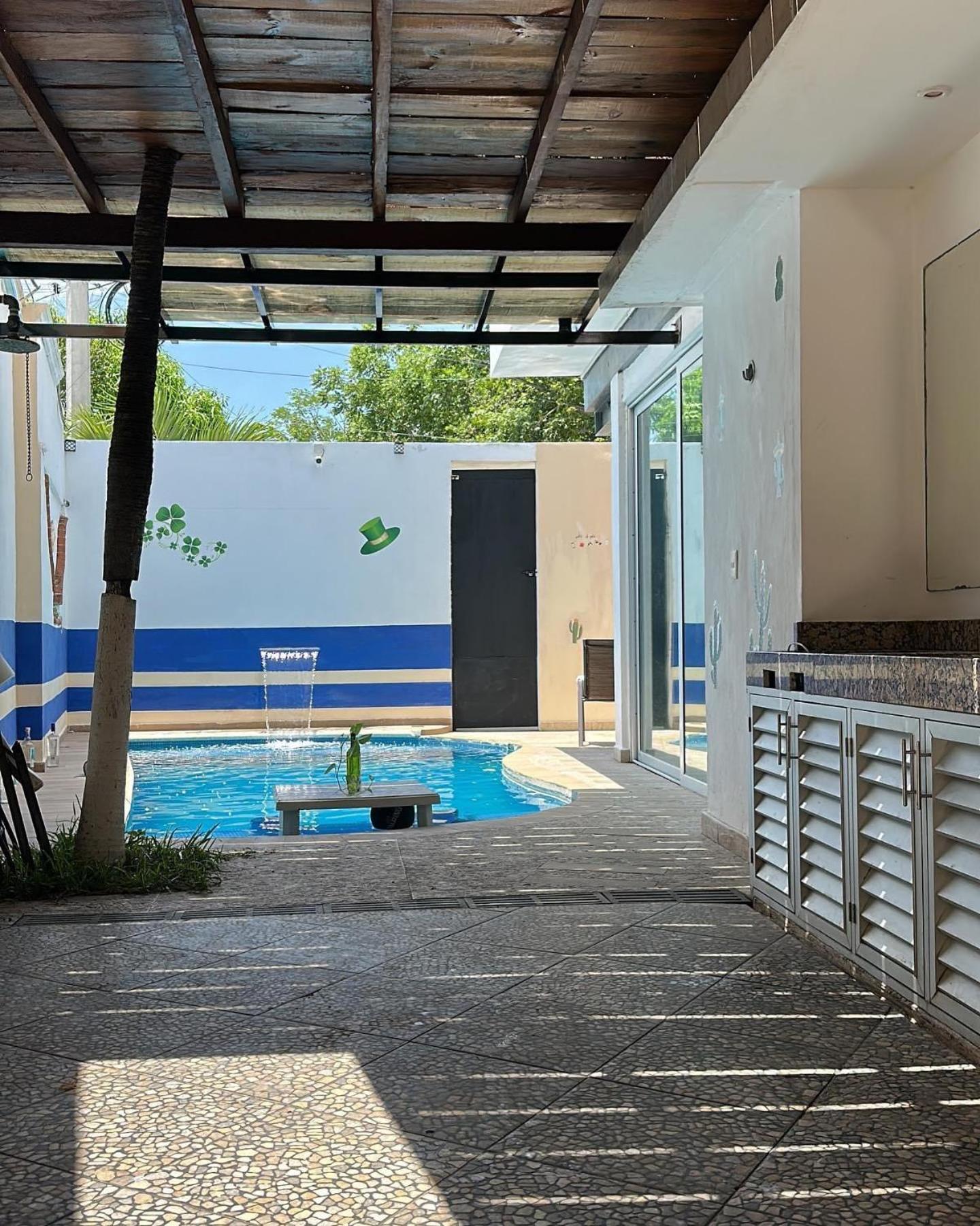 Cancun Hostel Bed & Breakfast *