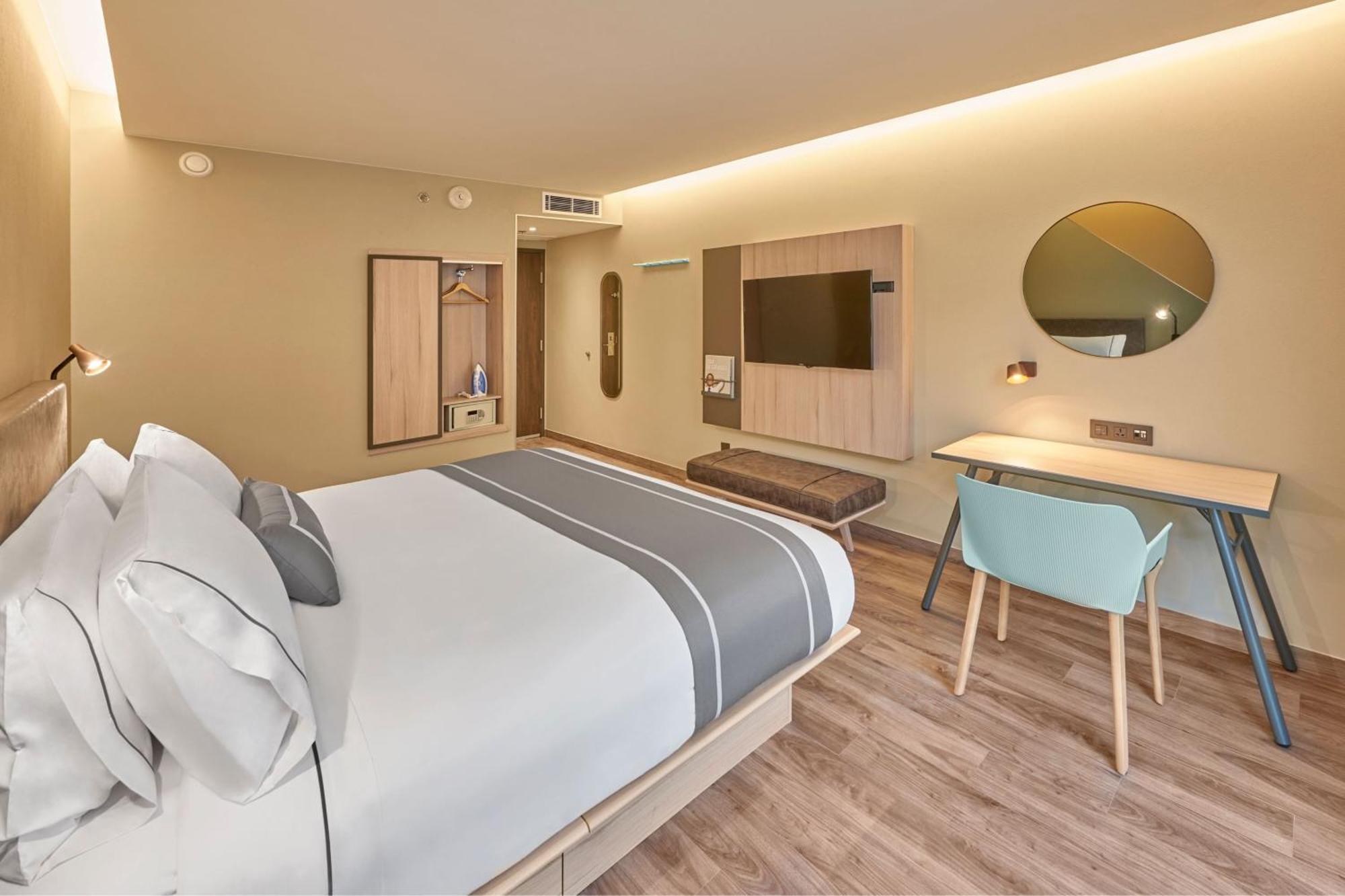 Aeropuerto Riviera Hotel 4*