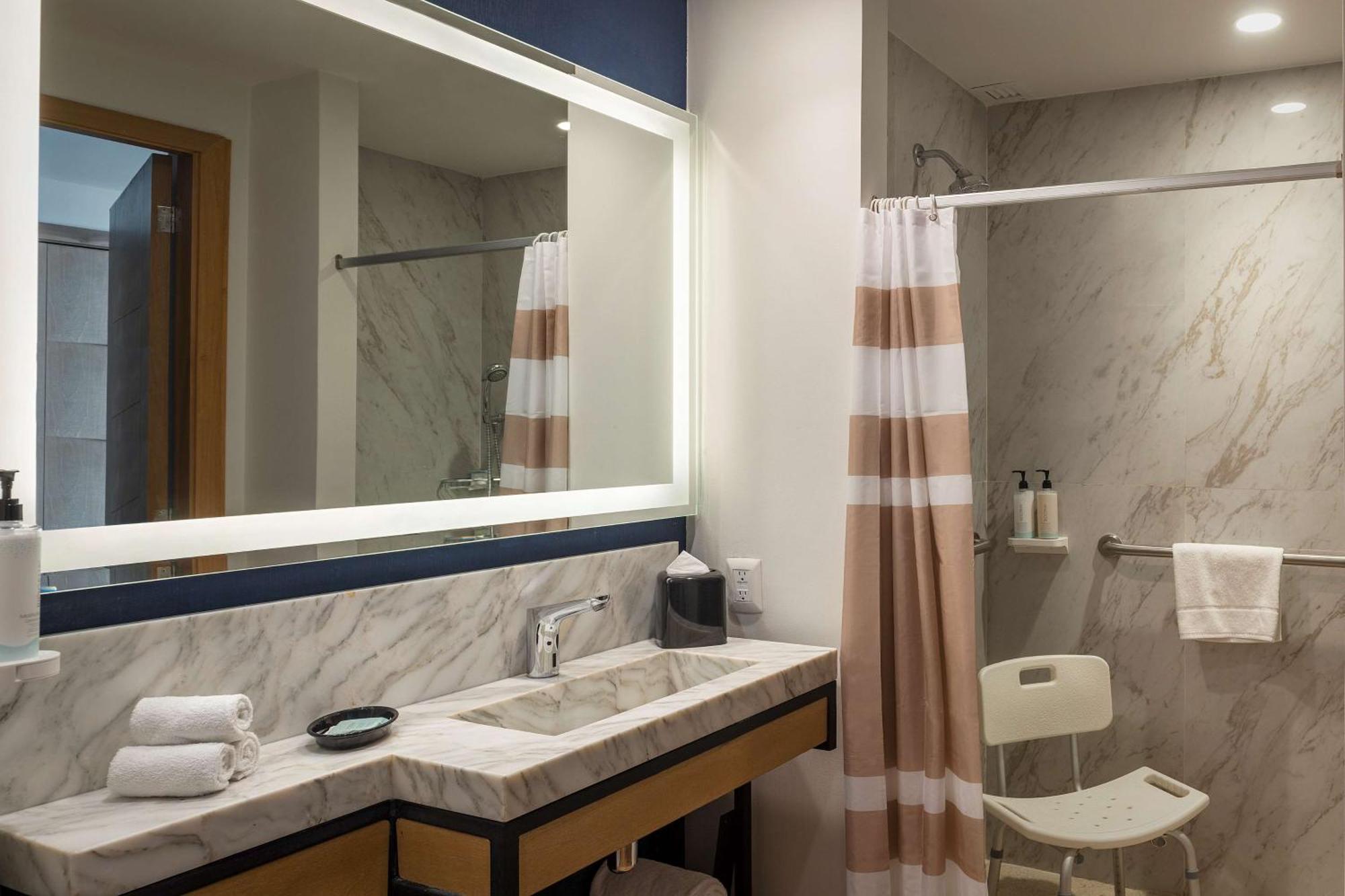 Hilton Garden Airport Hotel Cancún