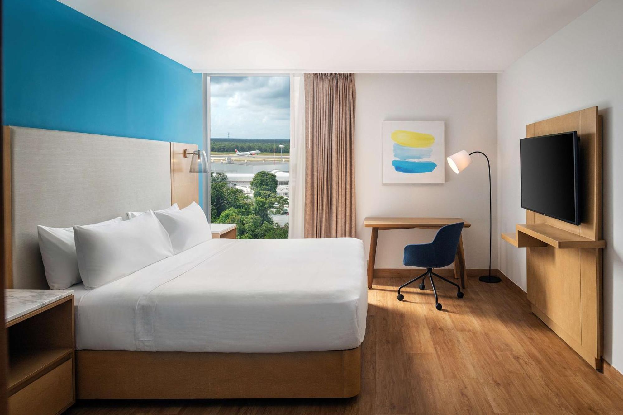 Hilton Garden Airport 4* Cancún