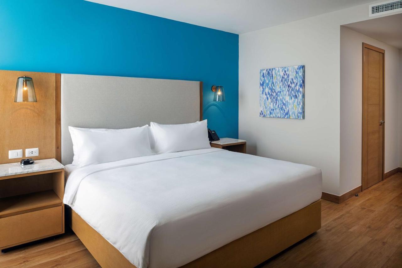 Hilton Garden Airport 4* Cancún