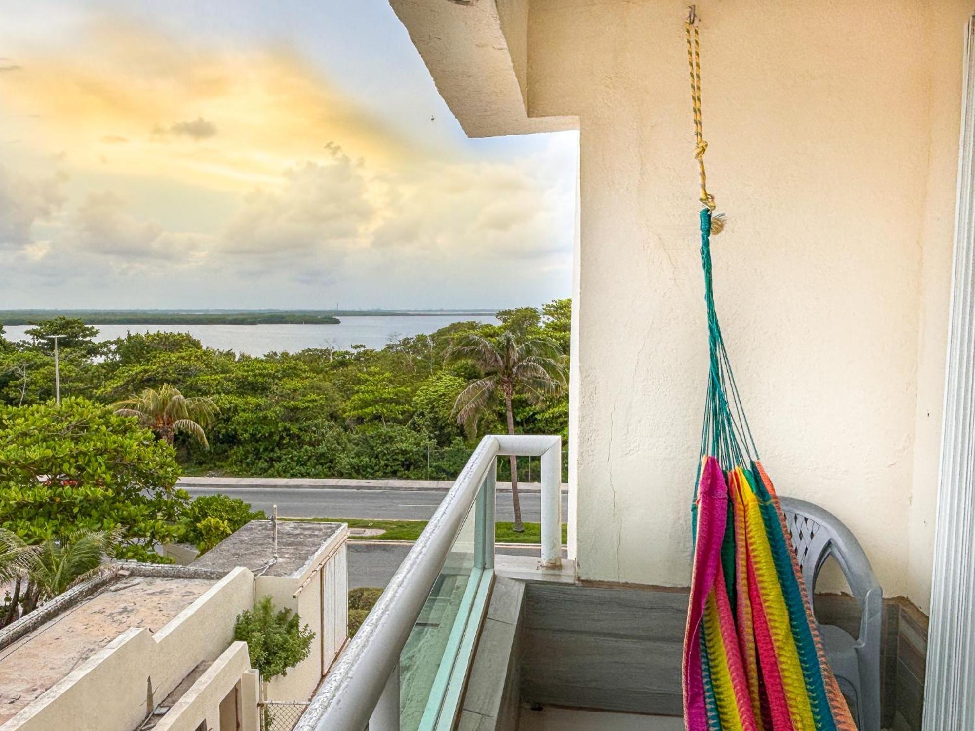 Beach Apartment With Balcony And View, Brisas Cancun Hotel Zone, 1 Bedroom Apartamento Cancún