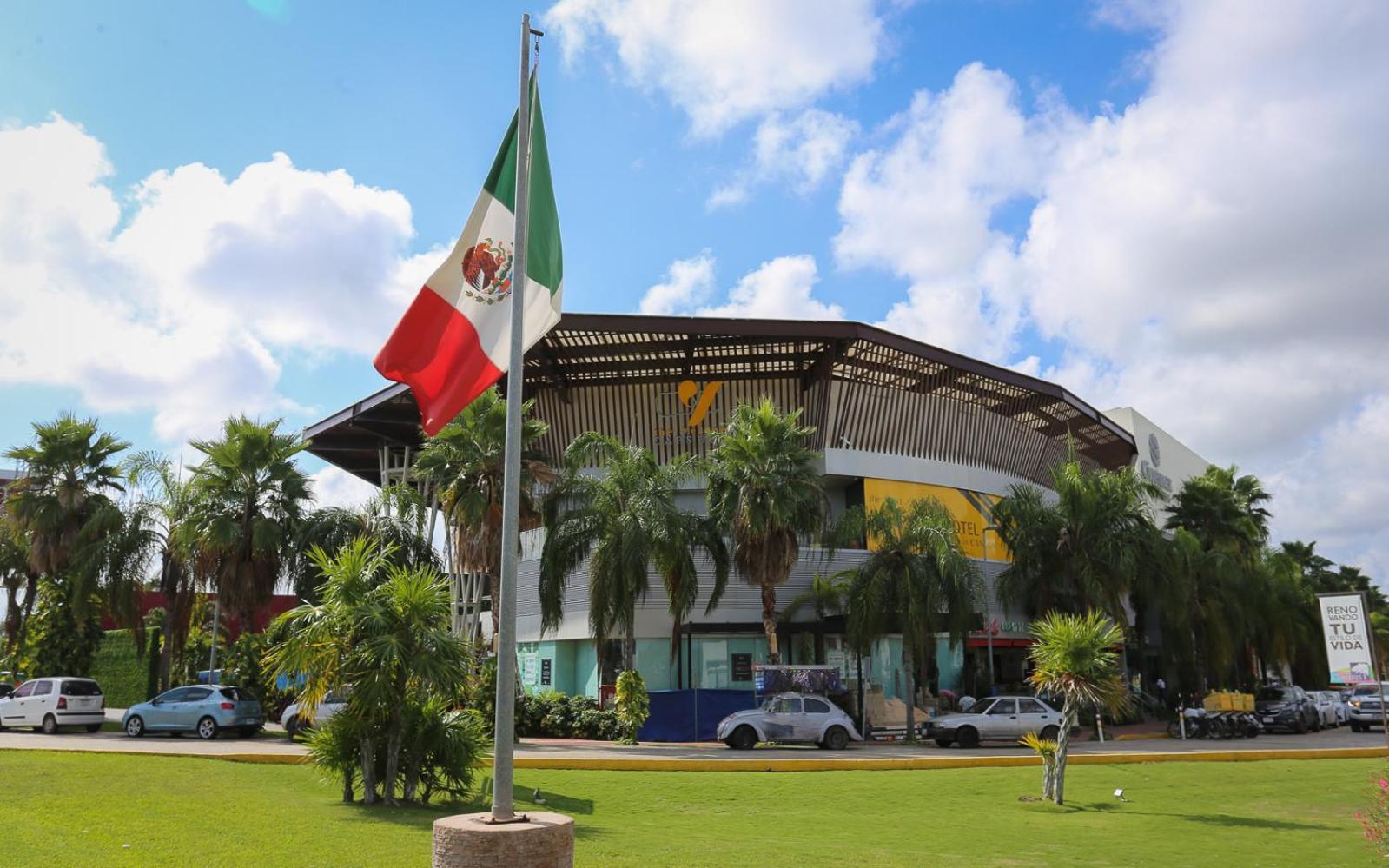 Hotel The Yellow Capsule Close To Airport Cancún