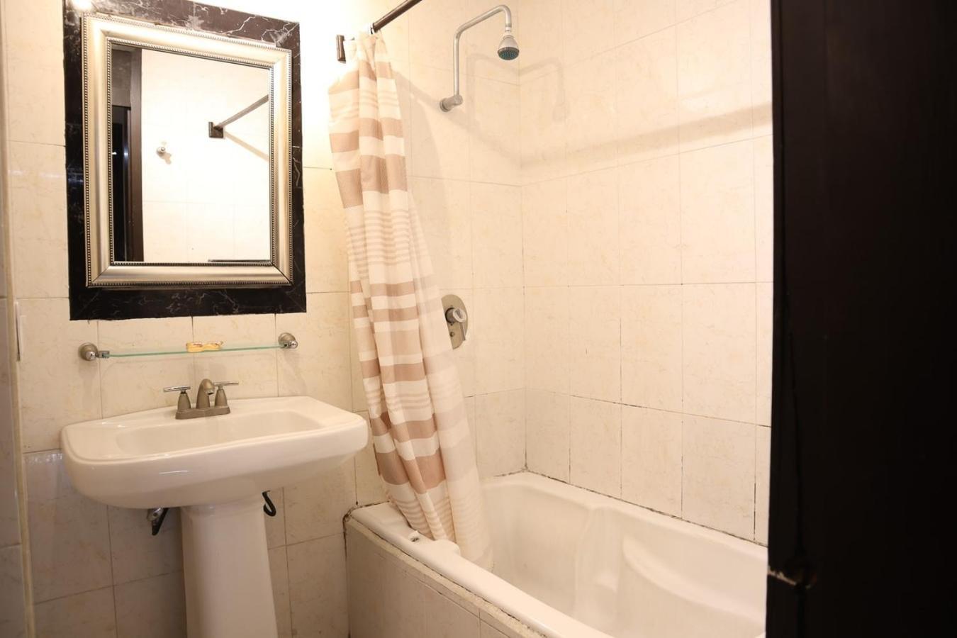 2 Stories, Partial View, 3 Queen Beds