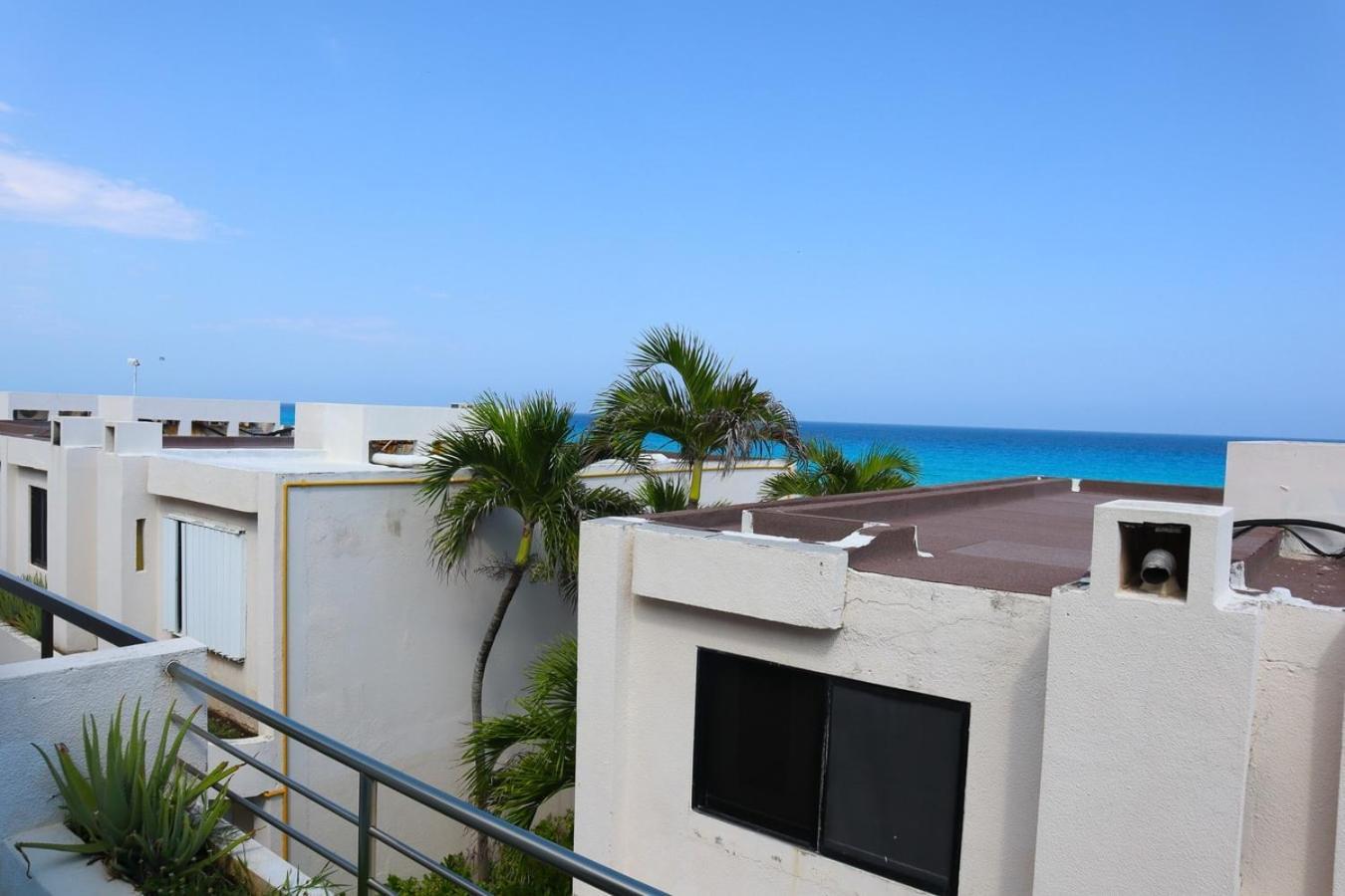2 Stories, Partial View, 3 Queen Beds Apartamento *
