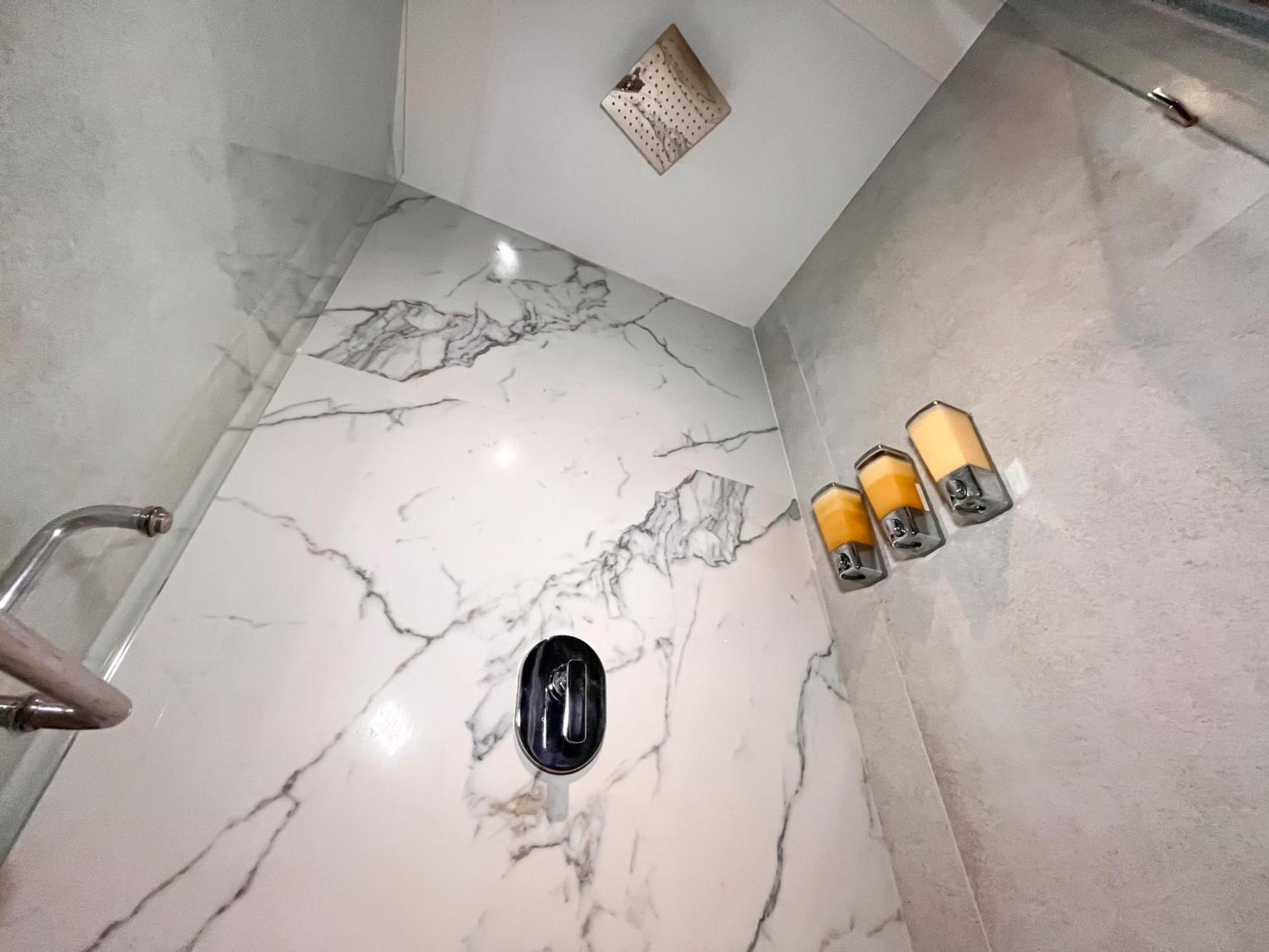 The Yellow Capsule Close To Airport 4* Cancún