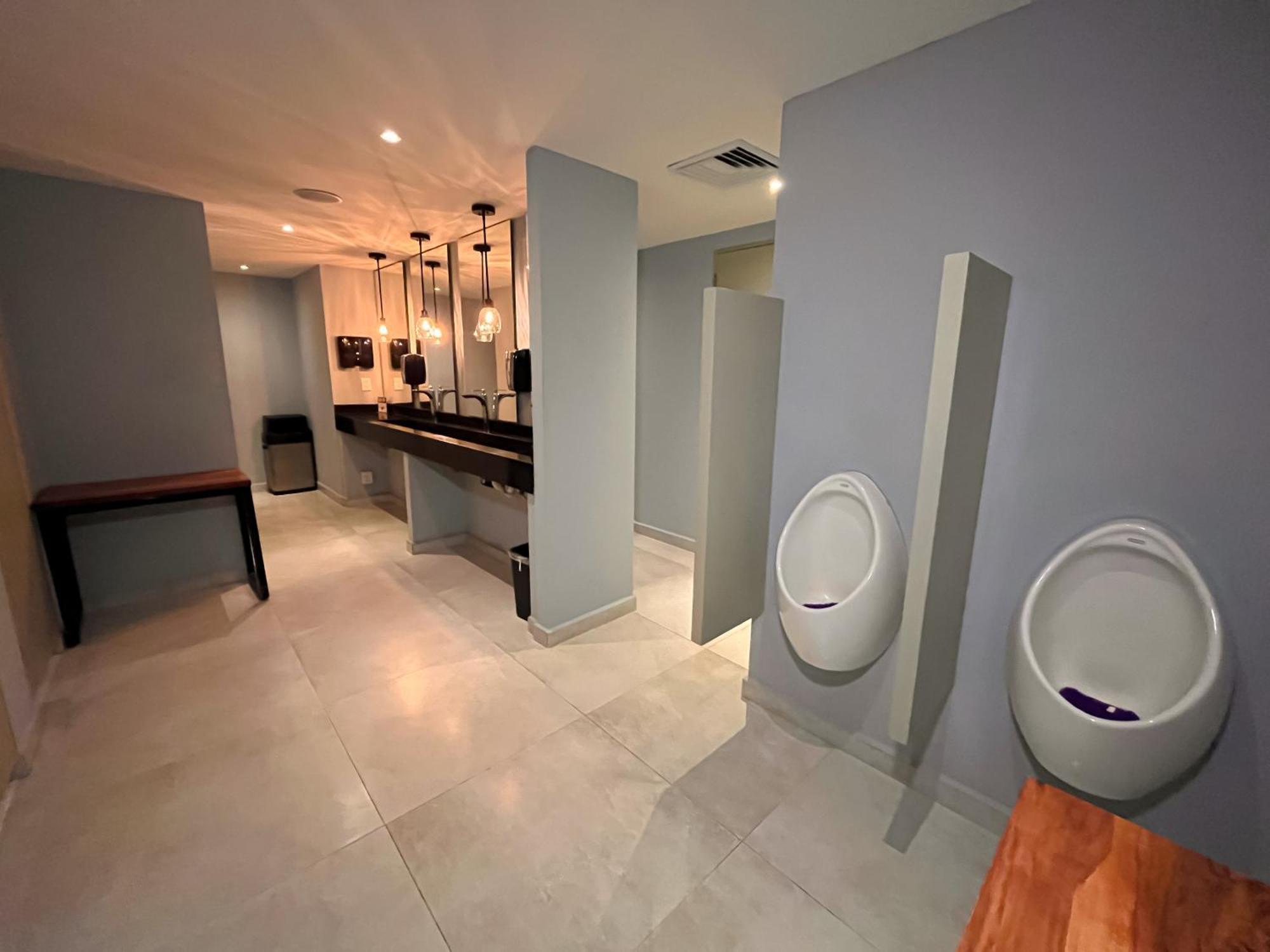 The Yellow Capsule Close To Airport 4* Cancún