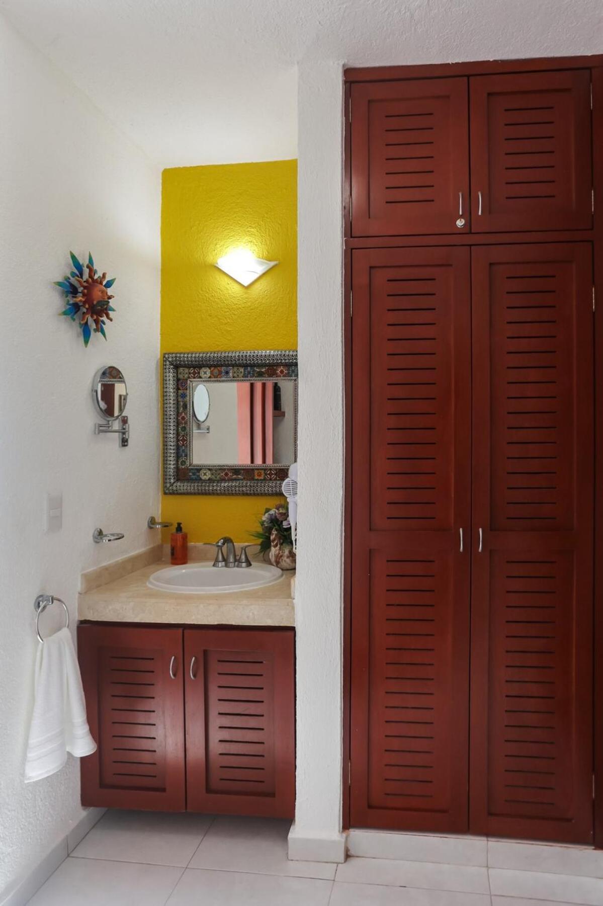 Downtown For 7 Guests, Access To Pool! Сasa de vacaciones *