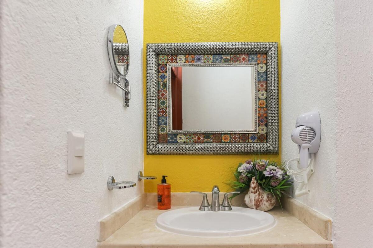 Downtown For 7 Guests, Access To Pool! Cancún