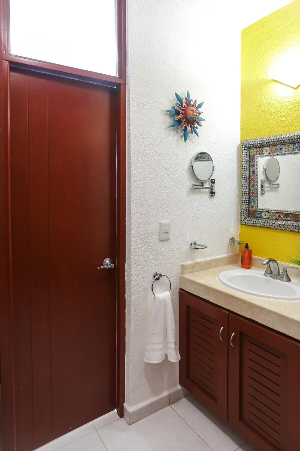 Downtown For 7 Guests, Access To Pool! Сasa de vacaciones *