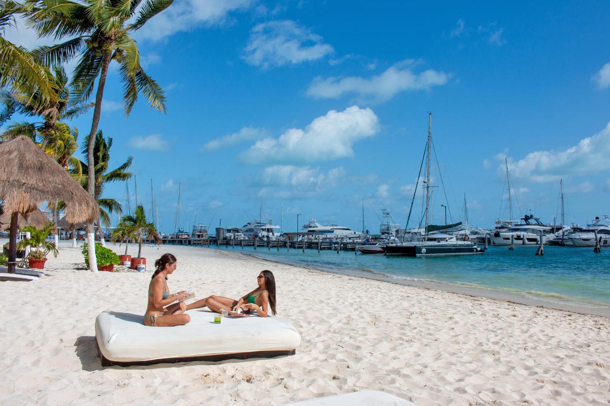 Ritmo & Water Park Resort 4*