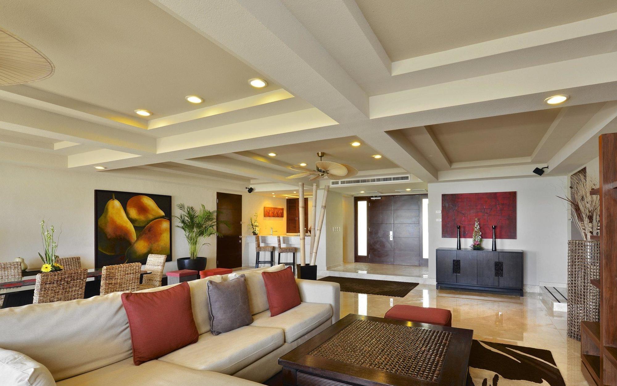Hilton Golf & Hotel
