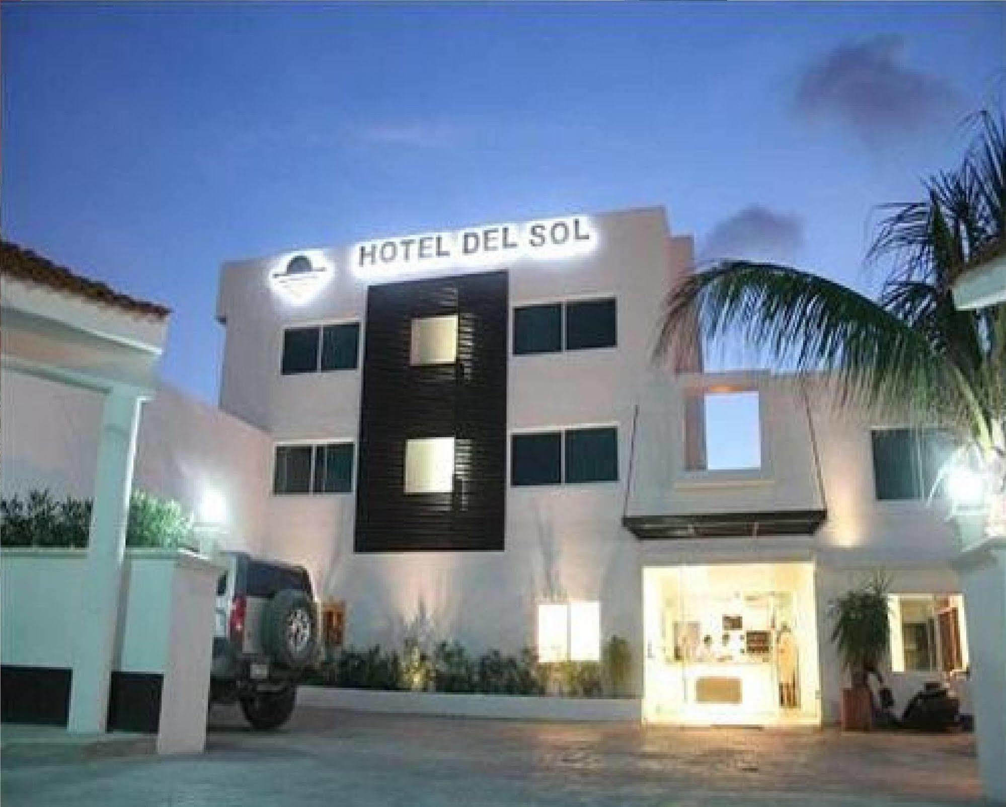 Hotel Del Sol 3*