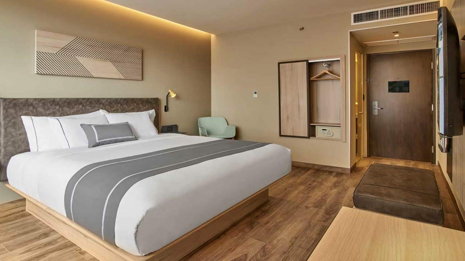 Aeropuerto Riviera Hotel 4*