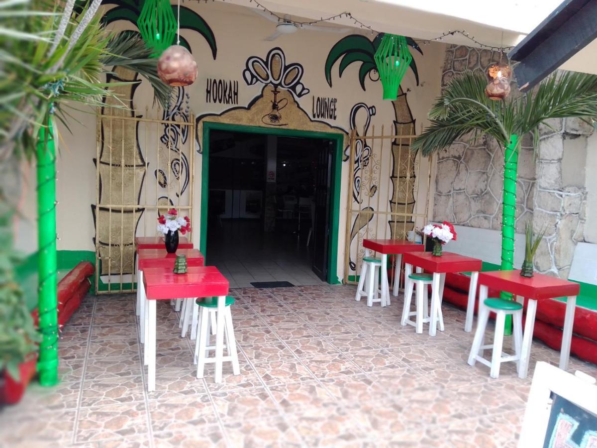 Ado Guest house Cancun