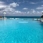 Beach Cash Resort - Plaza Cancun