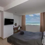 Laguna Vista Cancun Panama Torre Malecon