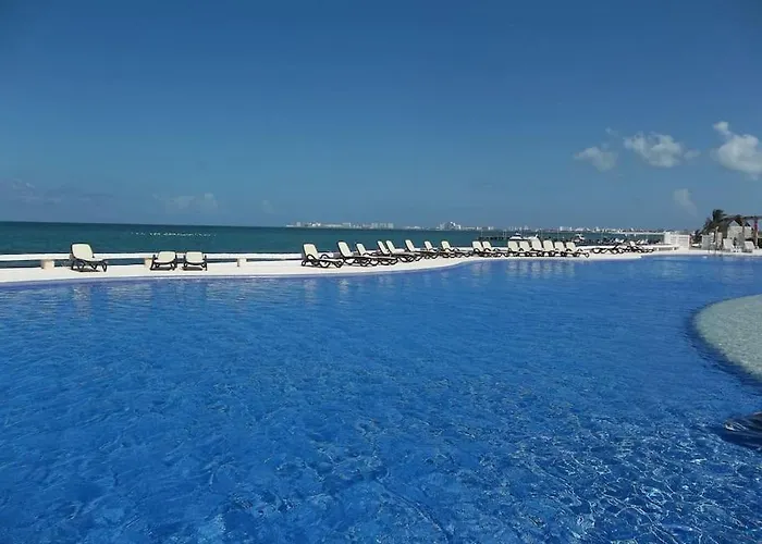 Punta Me Luxury Apartment Beach Front & Nice Sea View