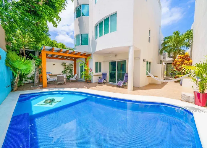 5 Bedroom Modern Villa With Private Pool - Great Location