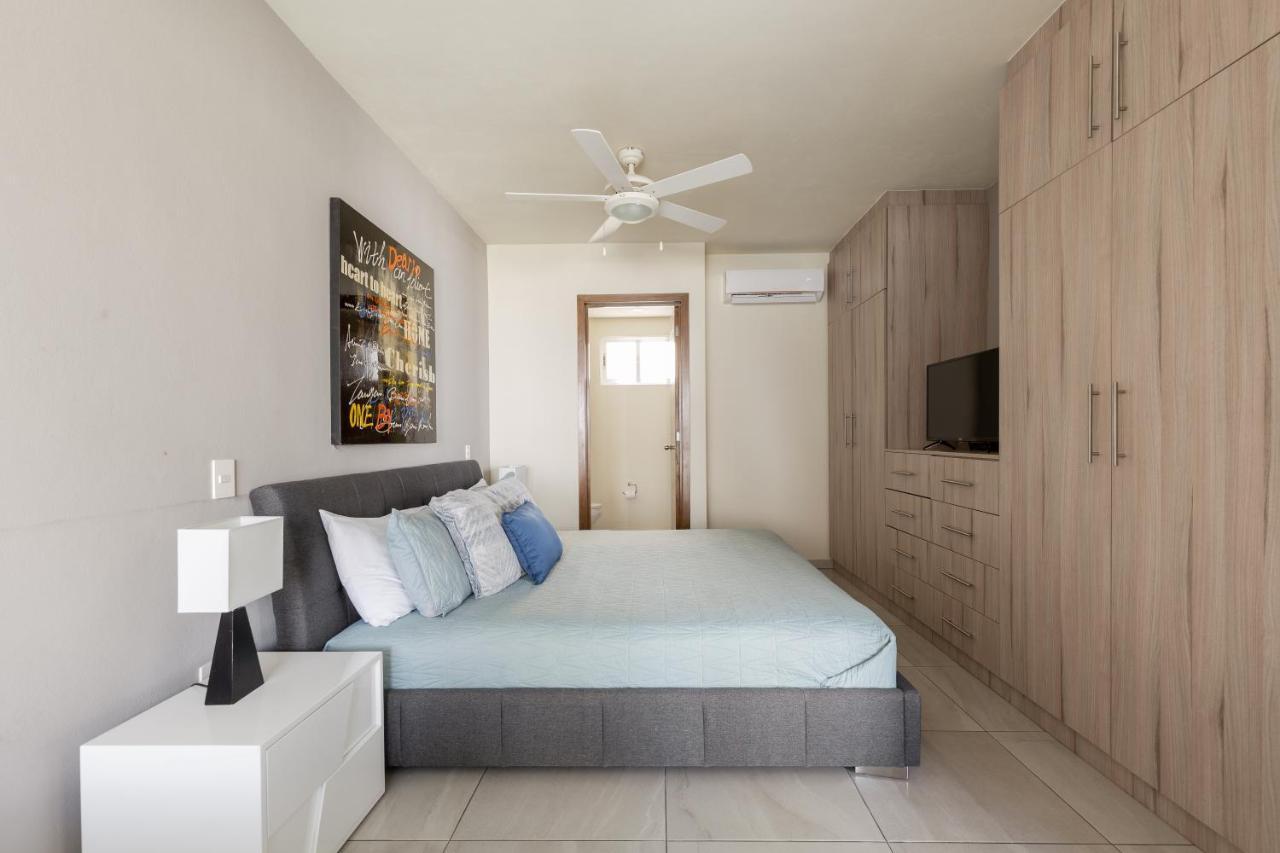 Large With Pool And Terrace! Apartment Cancun