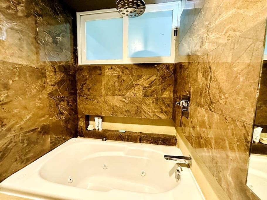 Punta Me Luxury Beach Front & Nice Sea View Cancún