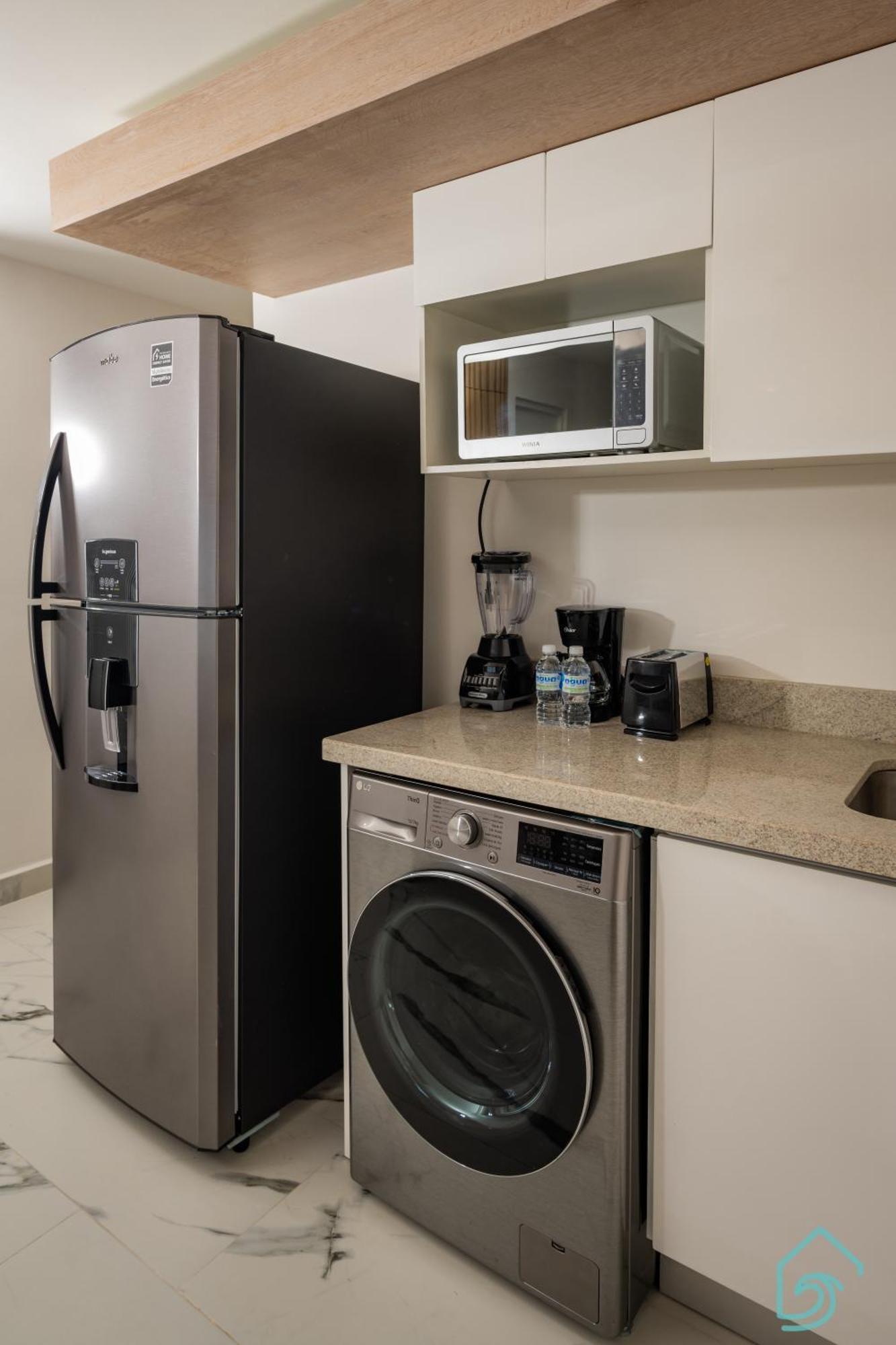 Armonia Y Modernidad En Barcelona * Cancún