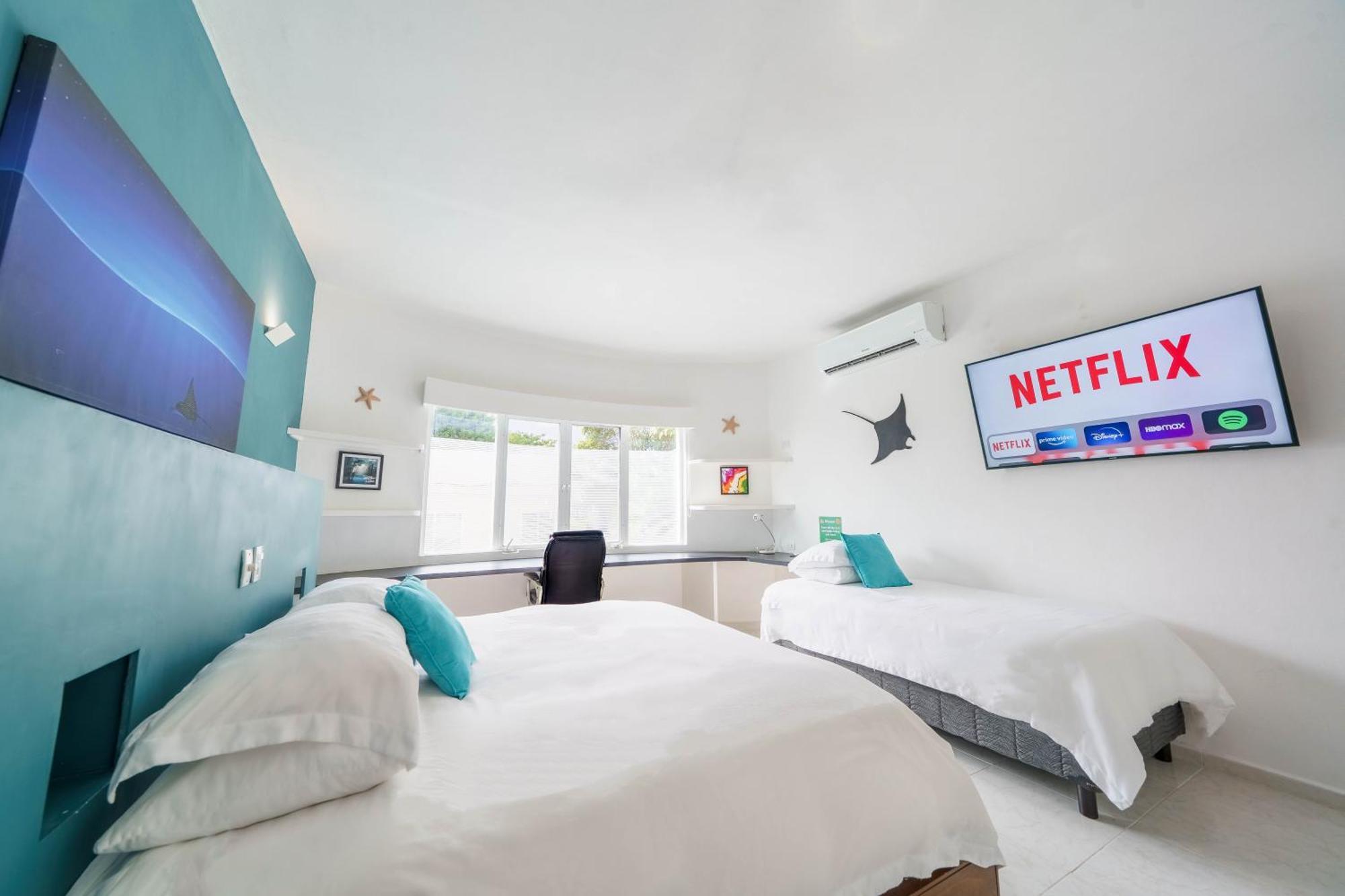 5 Bedroom Modern With Private Pool - Great Location Villa