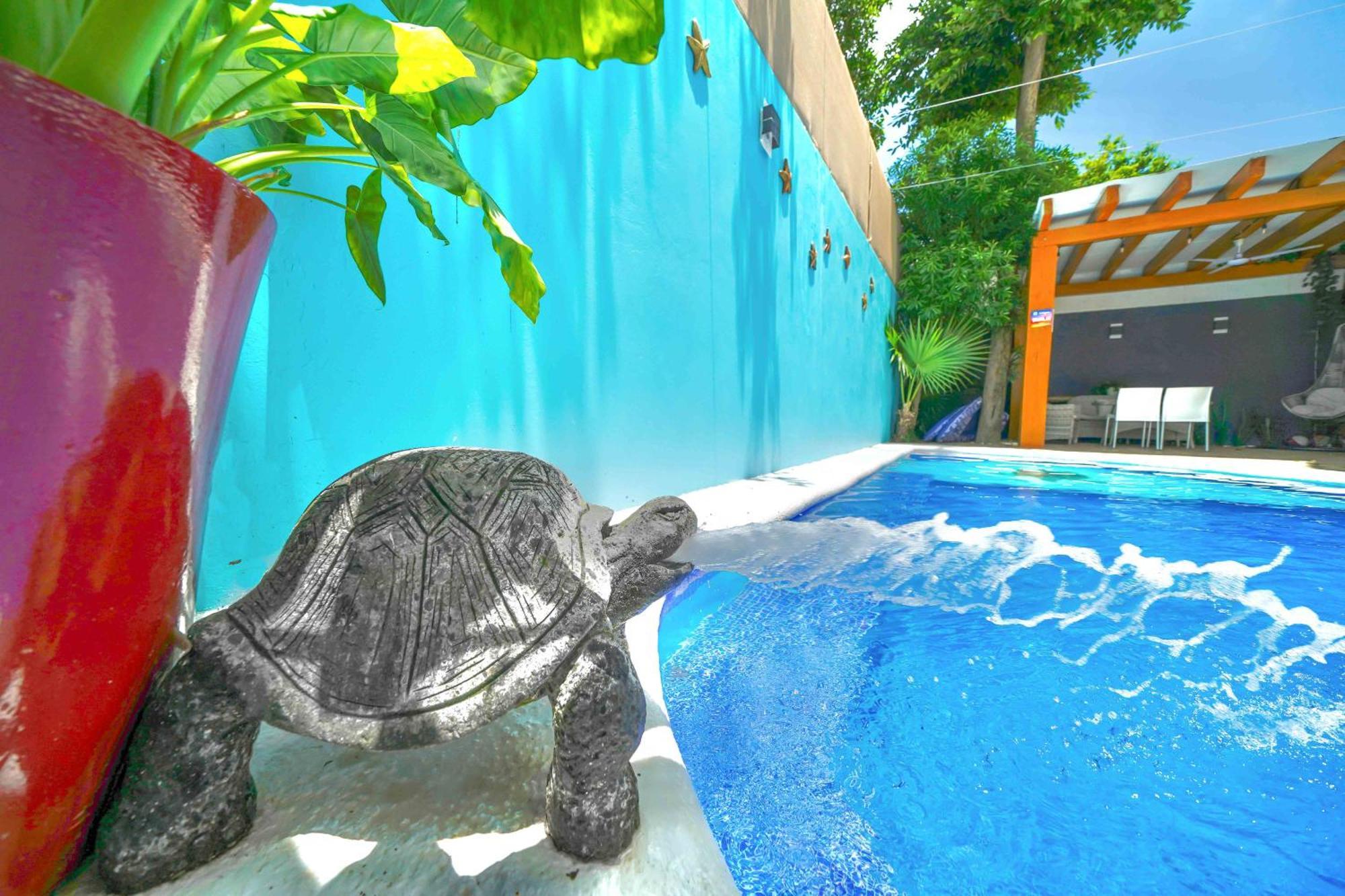 5 Bedroom Modern With Private Pool - Great Location