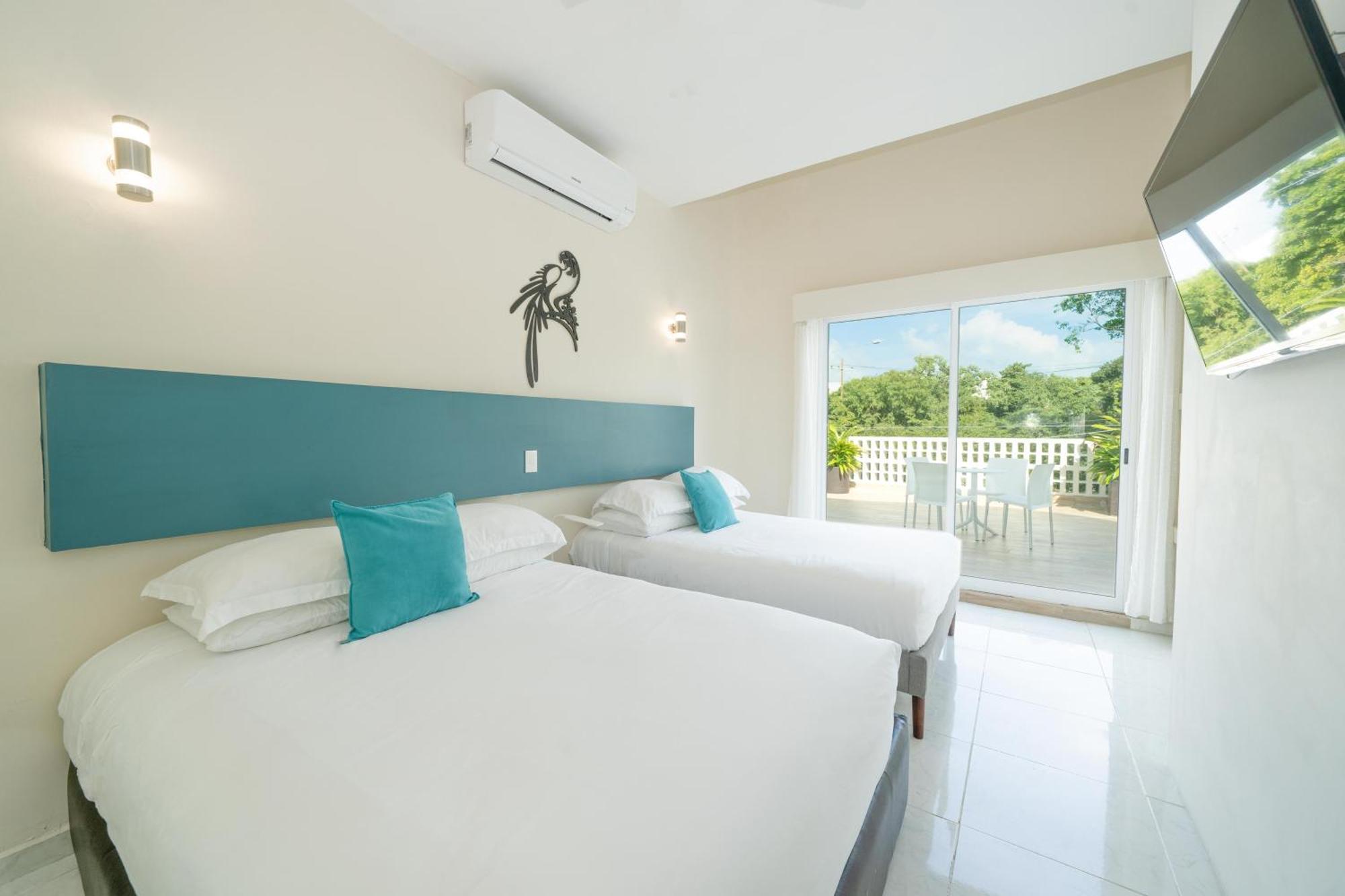 5 Bedroom Modern With Private Pool - Great Location