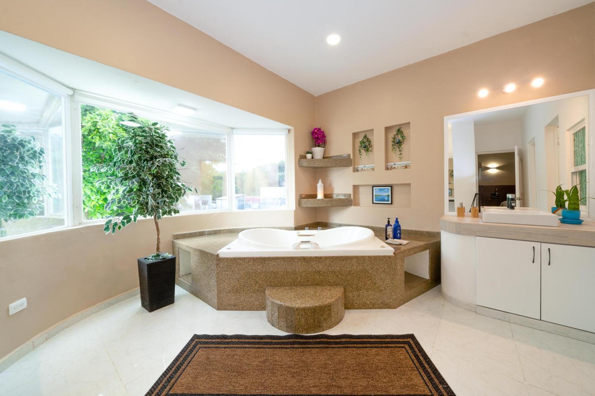 5 Bedroom Modern With Private Pool - Great Location Villa Cancún