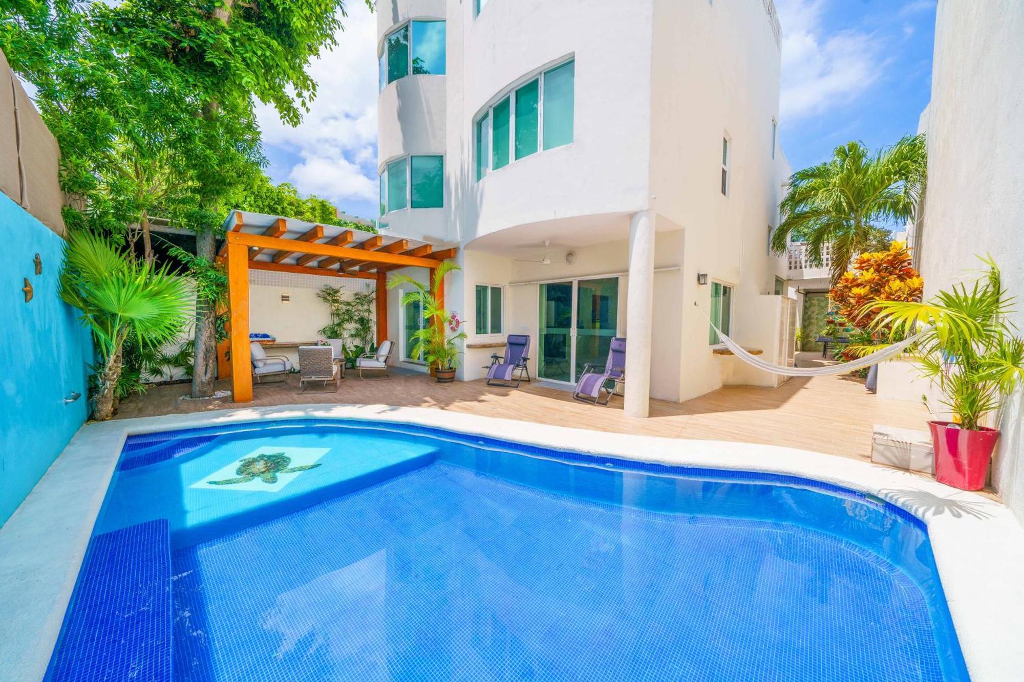 Villa 5 Bedroom Modern With Private Pool - Great Location *