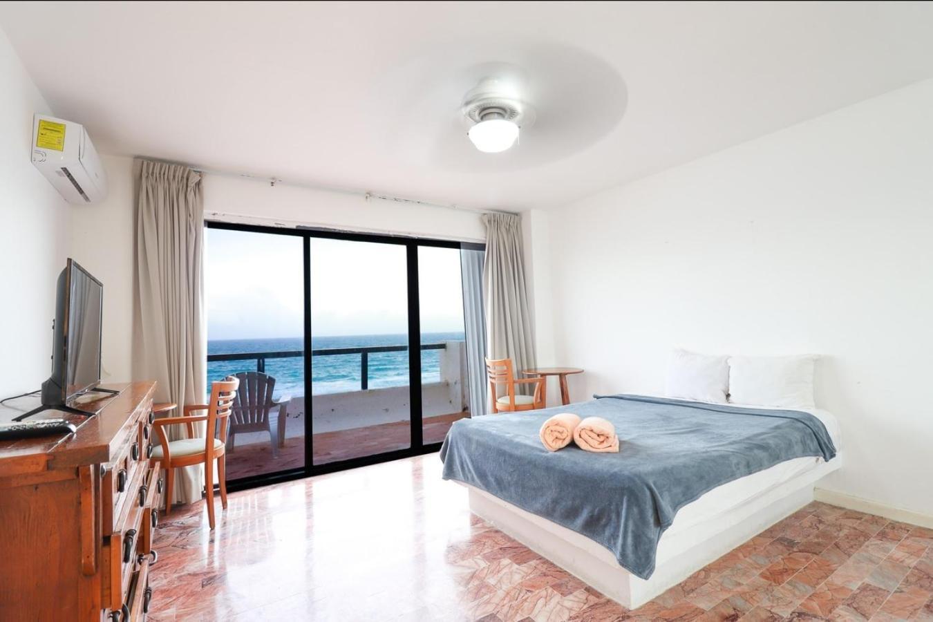 Penthouse, Stunning Views, 2 Bedrooms *